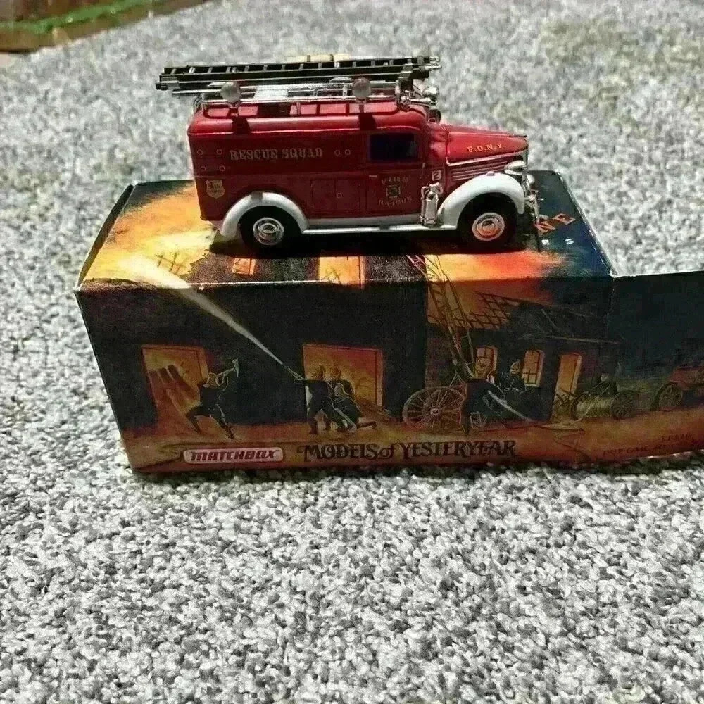 MATCHBOX MODELS OF YESTERYEAR 1937 GMC RESCUE SQUAD VAN #YFE10-M IN BOX